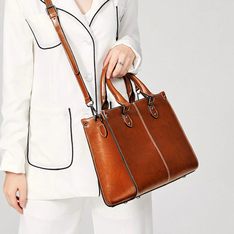 Bolsa de Couro Feminino com Alça Dupla